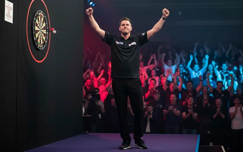Darts-Spieler jubelt nach einem Sieg bei der Weltmeisterschaft